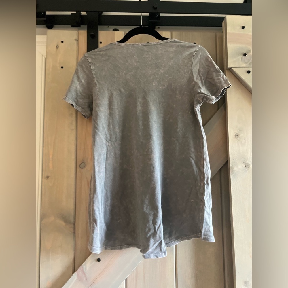 Lularoe Distressed Wash Perfect Tee - Picture 4 of 5